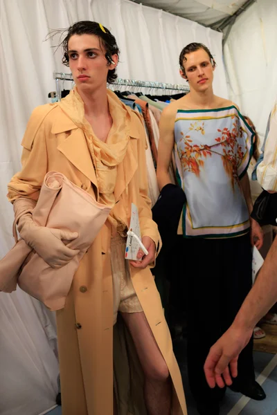 Look 2